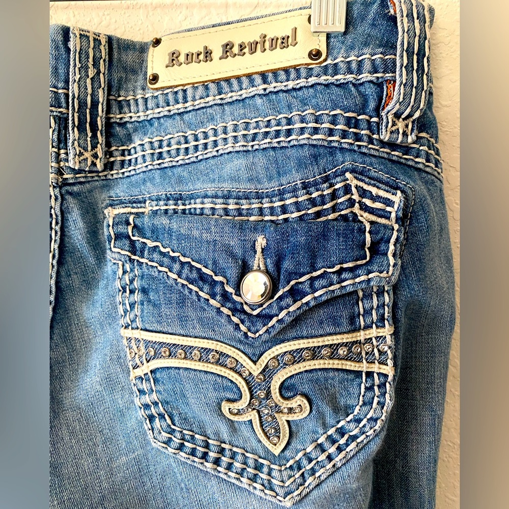 ROCK REVIVAL. Crop jeans size 30